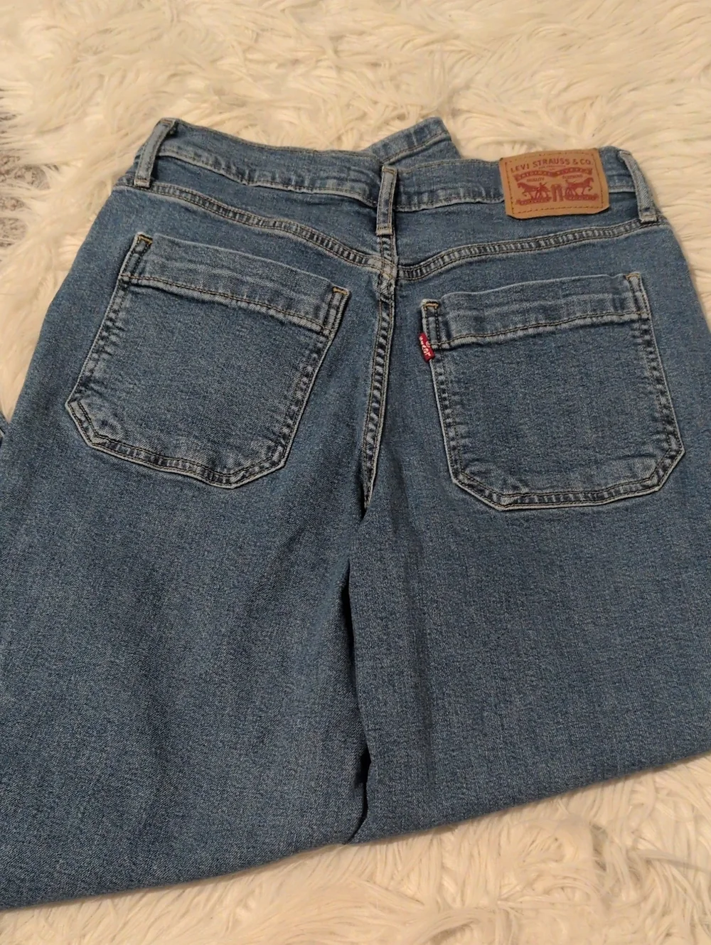 Levi Mile-High Cropped Wide Leg Pants